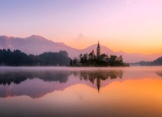 Czy do kościoła można iść w krótkich spodniach? Czy do kościoła można iść w krótkich spodniach?