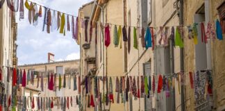 Jak wyglądają pierwsze rozstępy na brzuchu w ciąży? Jak wyglądają pierwsze rozstępy na brzuchu w ciąży?