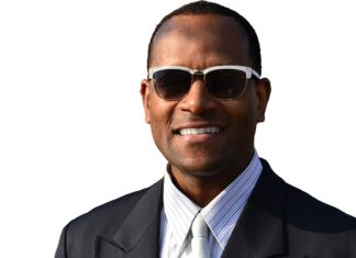 Czego nie nosić przy szerokich ramionach? Czego nie nosić przy szerokich ramionach?