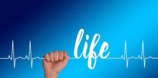 Jak myc jedwabna gumkę do włosów?